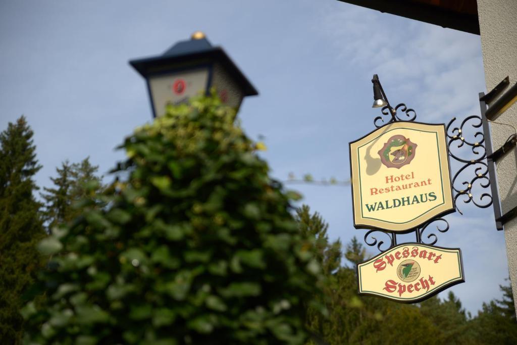 Hotel Waldhaus Mespelbrunn Exterior foto